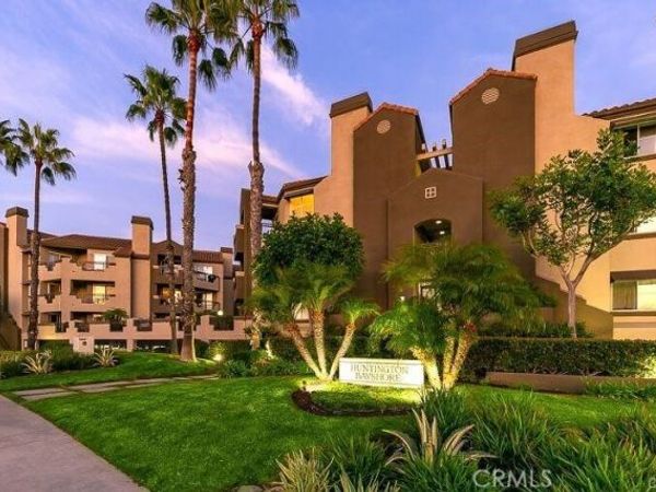 420 Lake , Unit 301, Huntington Beach, CA 92648