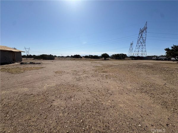 10717 Muscatel , Oak Hills, CA 92344