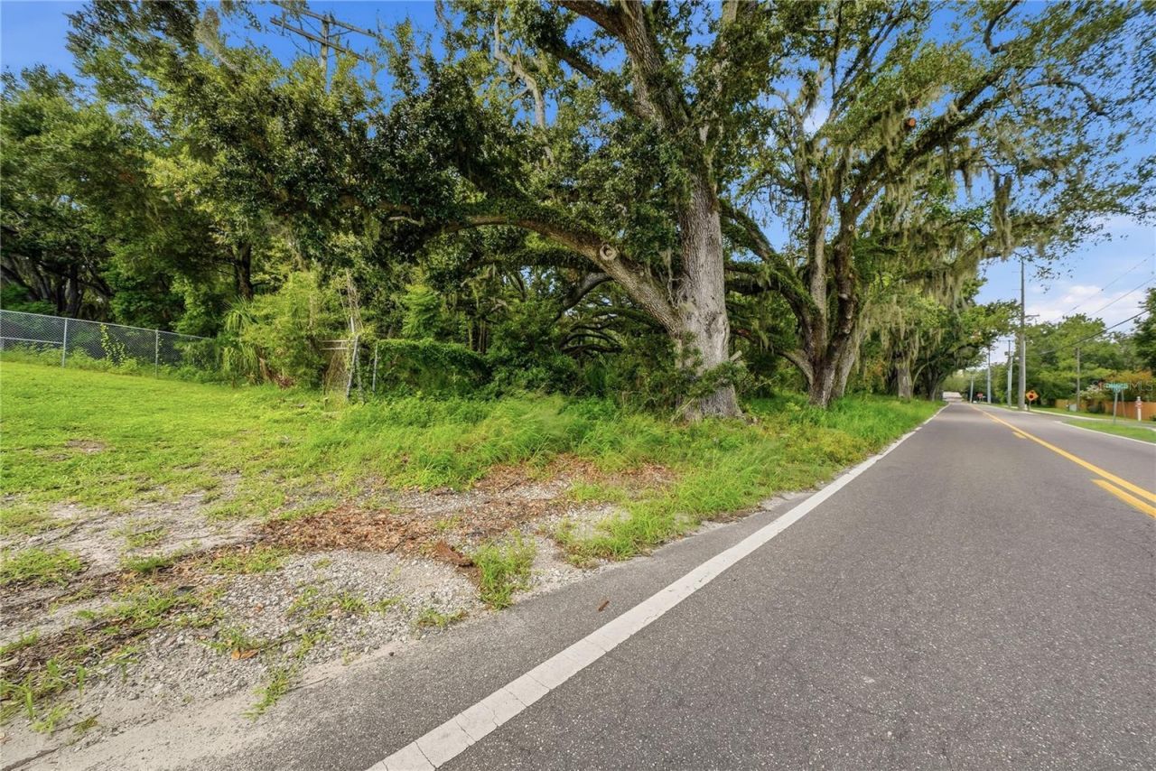 11211 Clay Pit Road , Seffner, FL 33584 Photo
