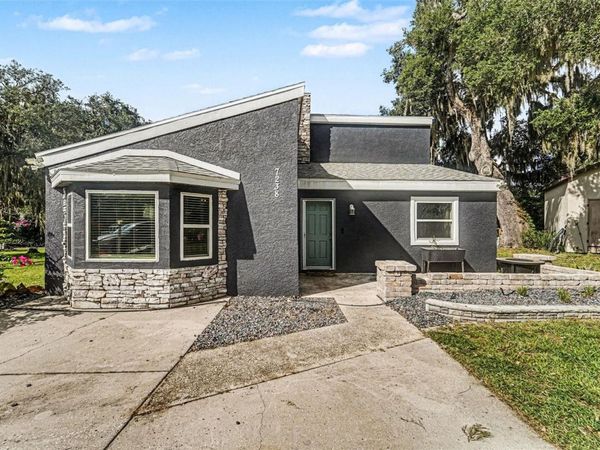 7238 HILLCREST STREET , LEESBURG, FL 34748
