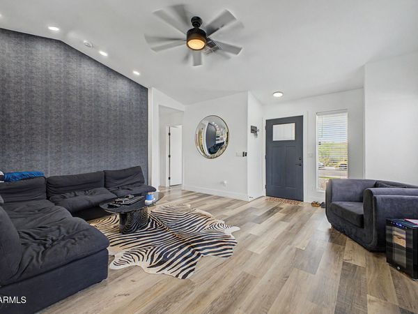 3601 W CAT BALUE Drive, Glendale, AZ 85308