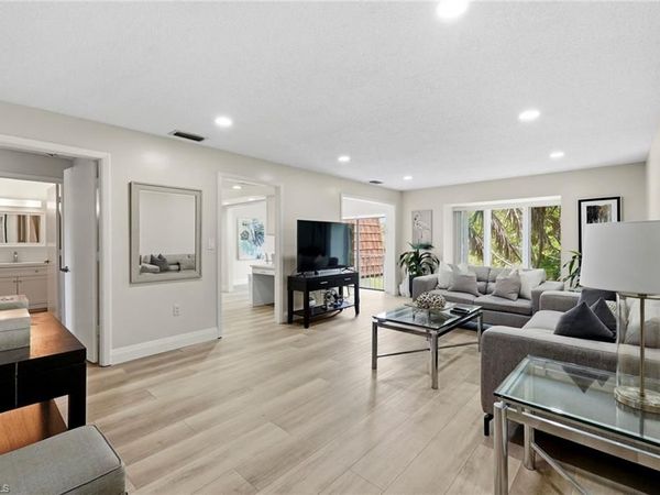 428 Meadowlark LN , Unit 428-B, NAPLES, FL 34105