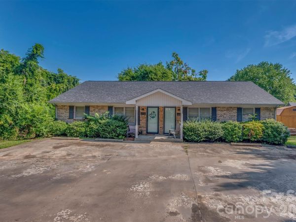 143 Big Springs Avenue , Forest City, NC 28043