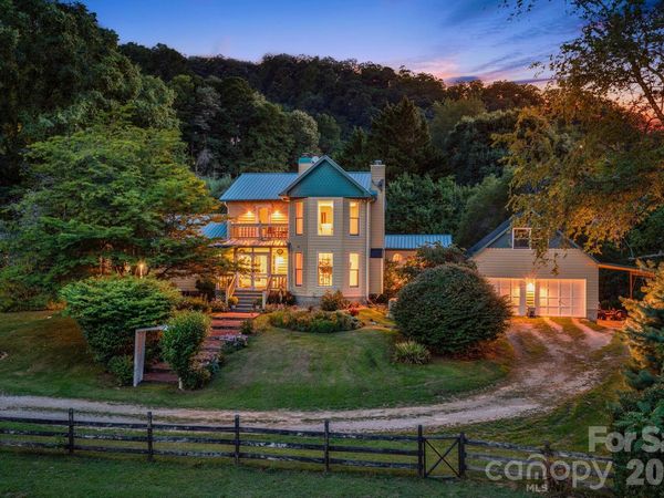 200 Black Hawk Trail , Waynesville, NC 28785