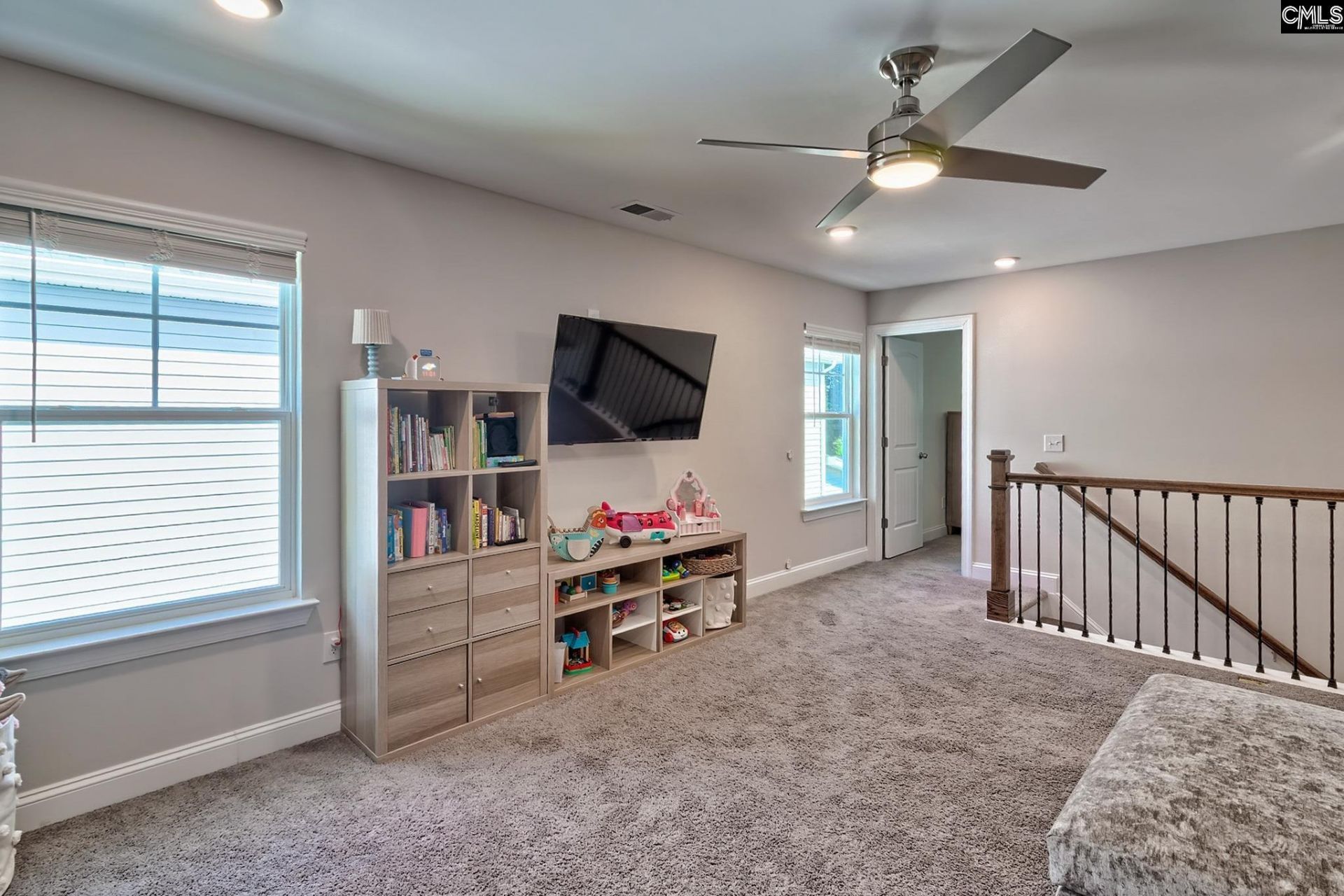 158 Hadleigh Drive  Photo 32