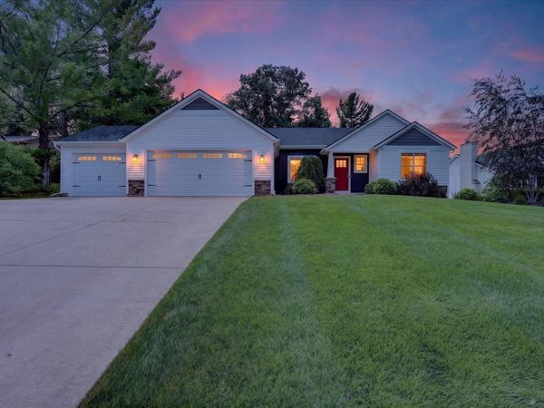 3115 Woodsboro Drive NE, Grand Rapids, MI 49525