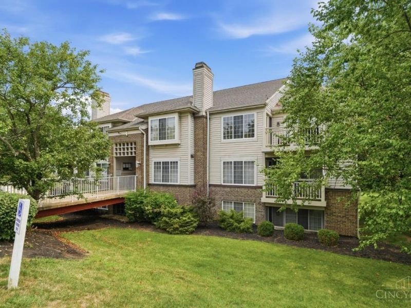 9940 Regatta Drive, Unit 302, Colerain Township, OH 45252 Photo 2