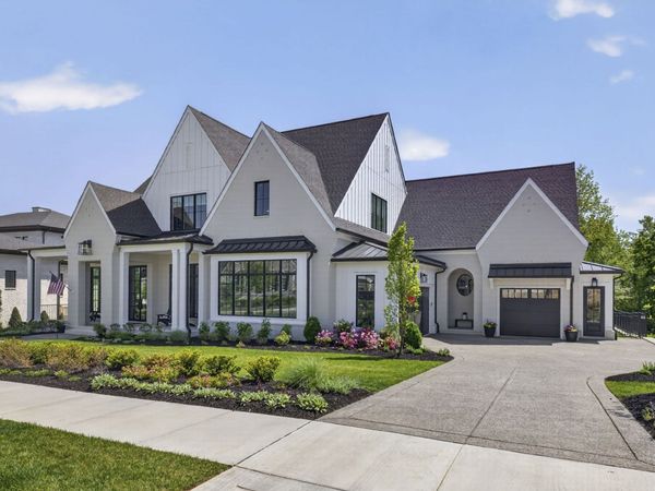8860 Edgecomb Dr , College Grove, TN 37046