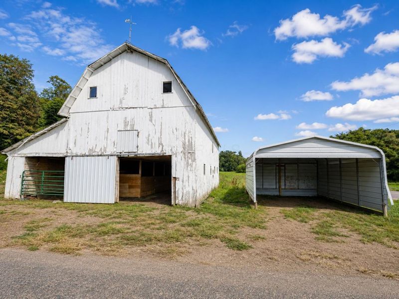 10050 Pipesville Road, Gambier, OH 43022 Photo 2