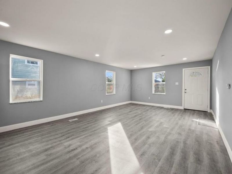 1006 Campbell Avenue, Columbus, OH 43223 Photo 8