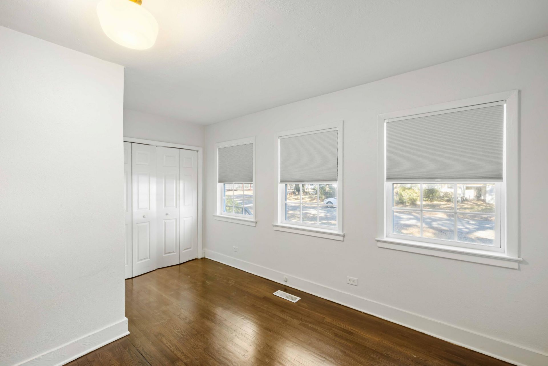 2679 Olympia Avenue Photo 14