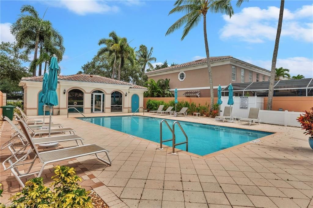5505 Cove Cir, Unit 90, Naples, FL 34119 Photo