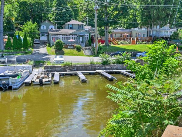 52 Sterling Road, Greenwood Lake, NY 10925