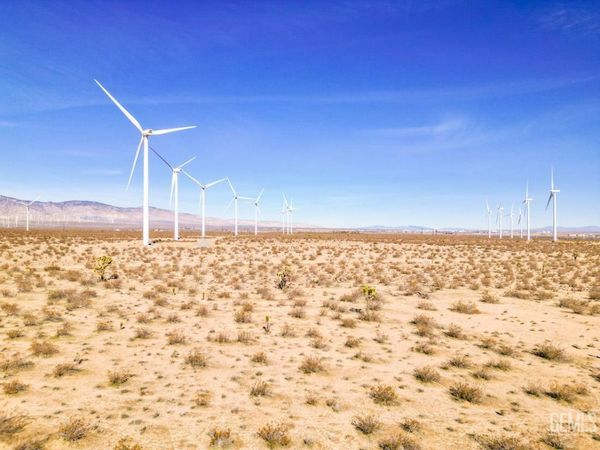 3900 Sunset Avenue, Mojave, CA 93501