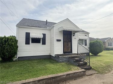 630 Cedar Lane NW, New Philadelphia, OH 44663