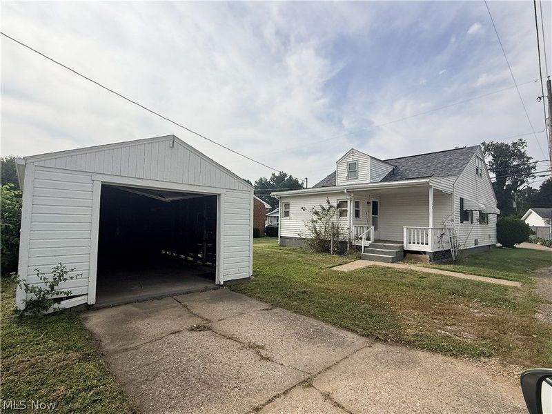 630 Cedar Lane NW, New Philadelphia, OH 44663 Photo 3