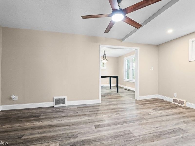 631 W Oregon Avenue, Sebring, OH 44672 Photo 11