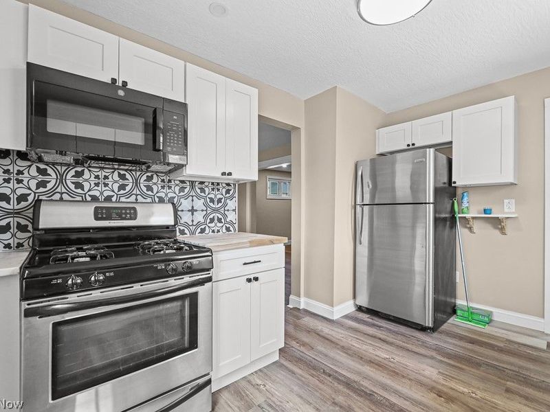 631 W Oregon Avenue, Sebring, OH 44672 Photo 6