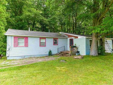 10180 State Route 230 , Hammondsport, NY 14840