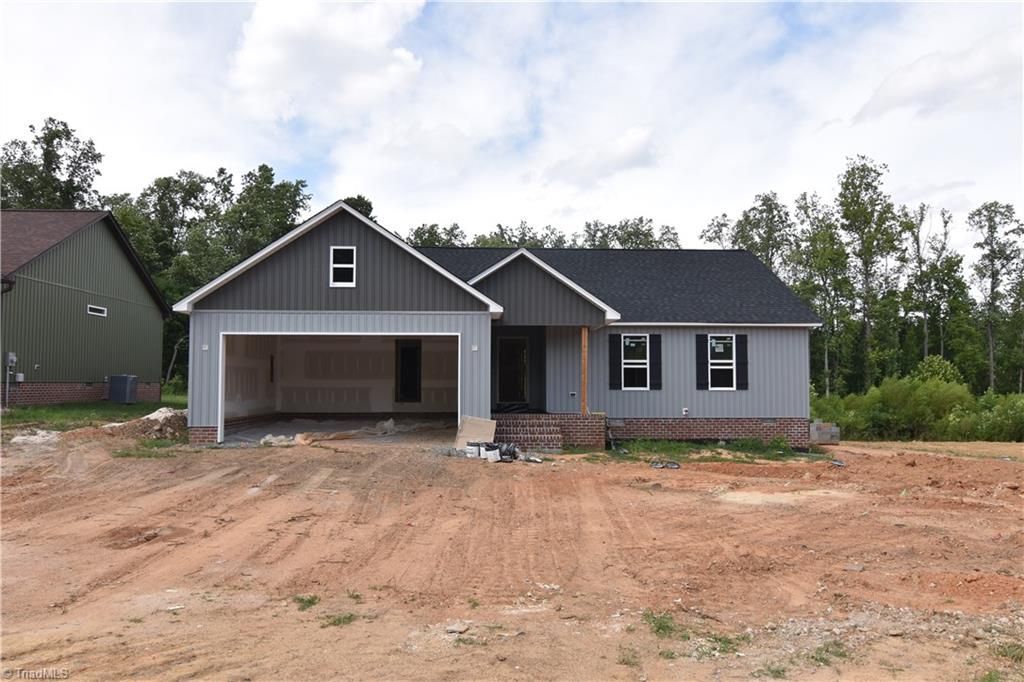 111 Fletchers Farm Drive, Thomasville, NC 27360 Main Photo