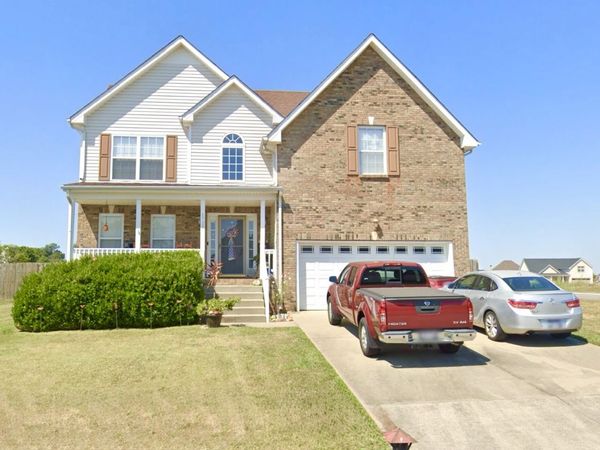 1728 Flagstone Dr, Clarksville, TN 37042