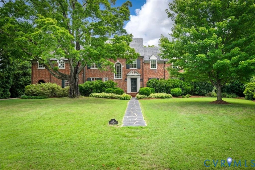 15 Roslyn Road , Richmond, VA 23226