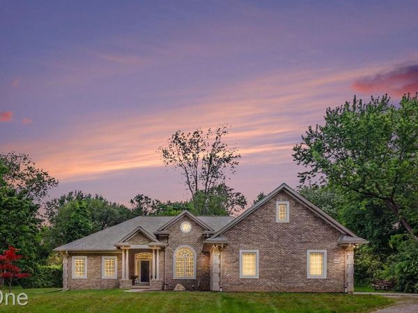 1755 Gray Twig Lane, Milford Township, Mi 48381