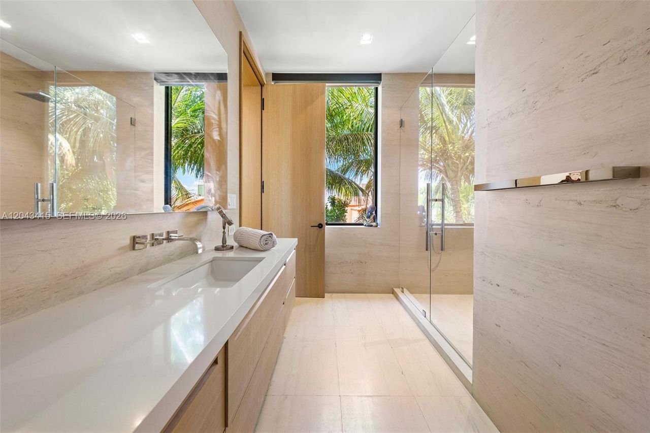 126 W San Marino Dr, Miami Beach, FL 33139 Photo