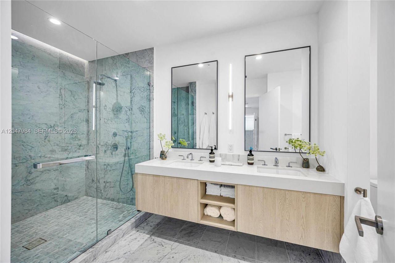 9201 E Bay Harbour Drive , Unit PH809, Bay Harbor Islands, FL 33154 Photo