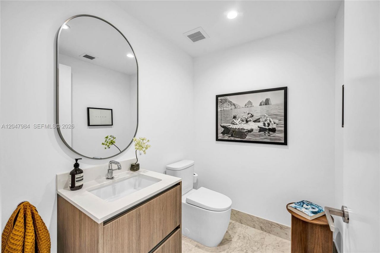 9201 E Bay Harbour Drive , Unit PH809, Bay Harbor Islands, FL 33154 Photo