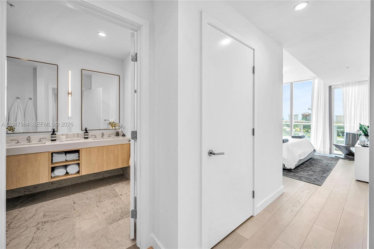 9201 E Bay Harbour Drive , Unit PH809, Bay Harbor Islands, FL 33154 Photo