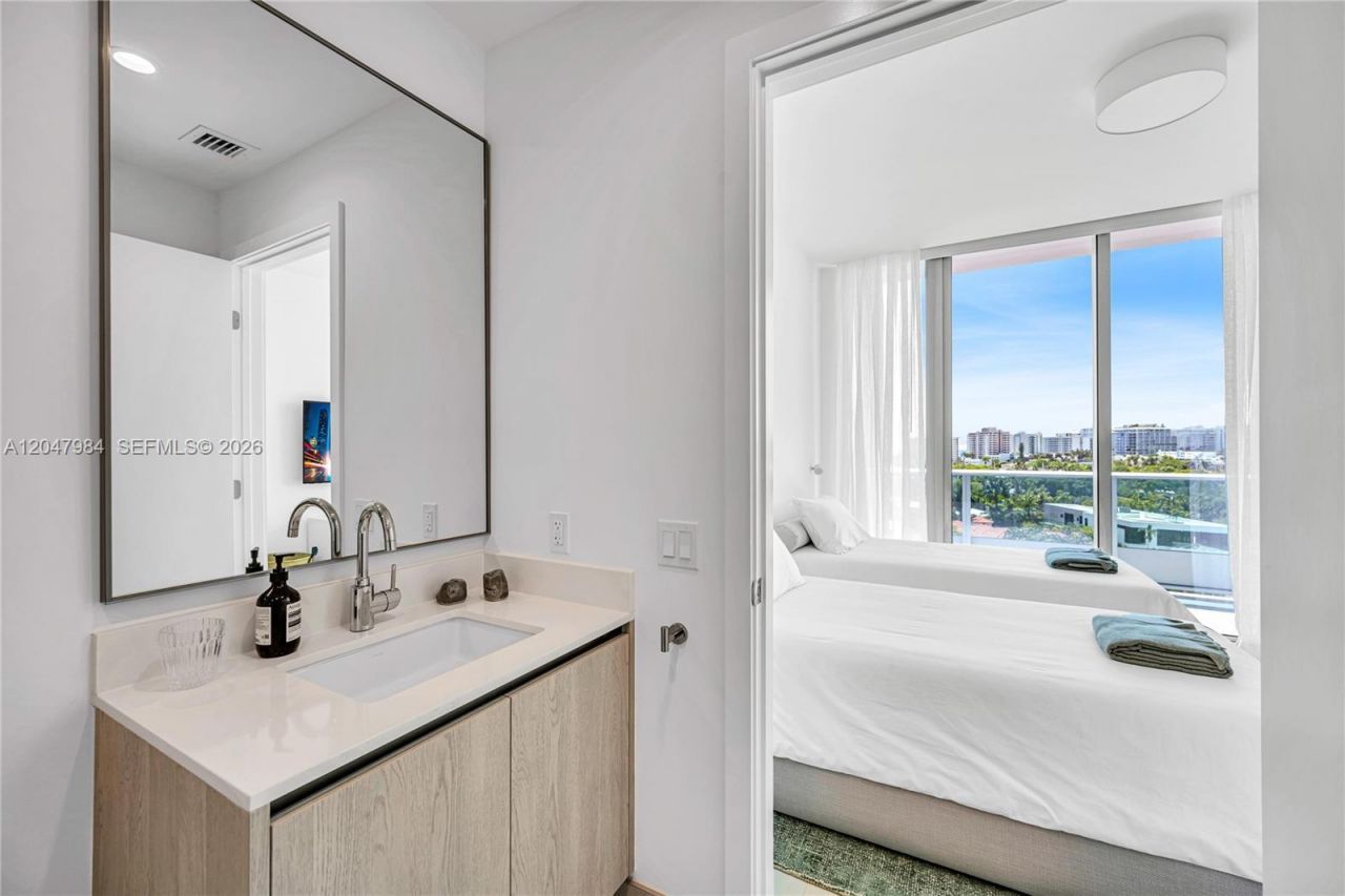 9201 E Bay Harbour Drive , Unit PH809, Bay Harbor Islands, FL 33154 Photo