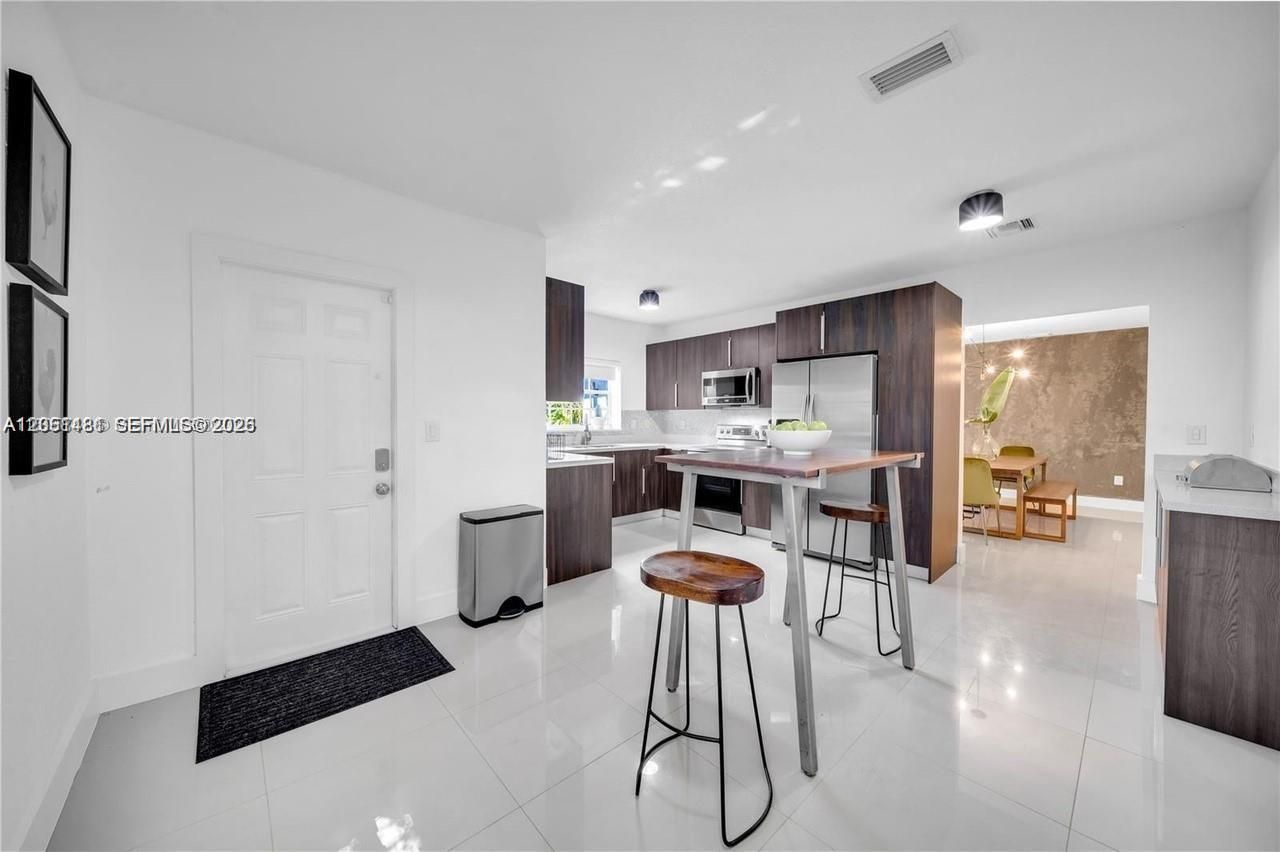 555 NE 127th St , North Miami, FL 33161 Photo