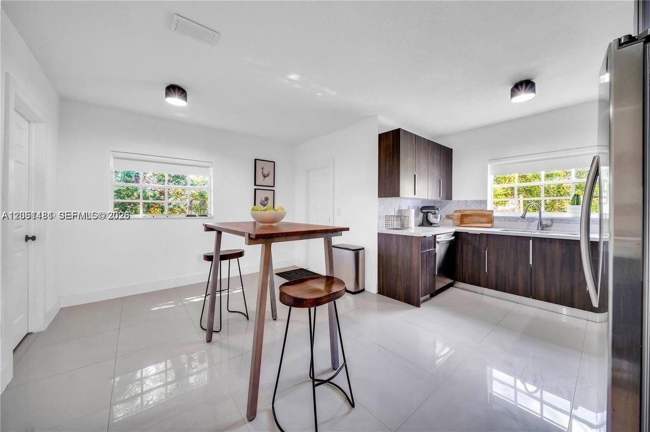 555 NE 127th St , North Miami, FL 33161 Photo