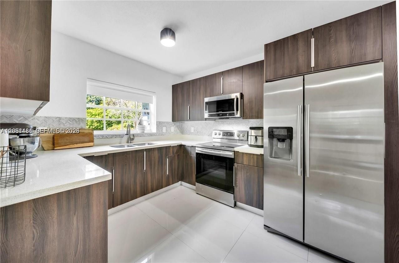555 NE 127th St , North Miami, FL 33161 Photo
