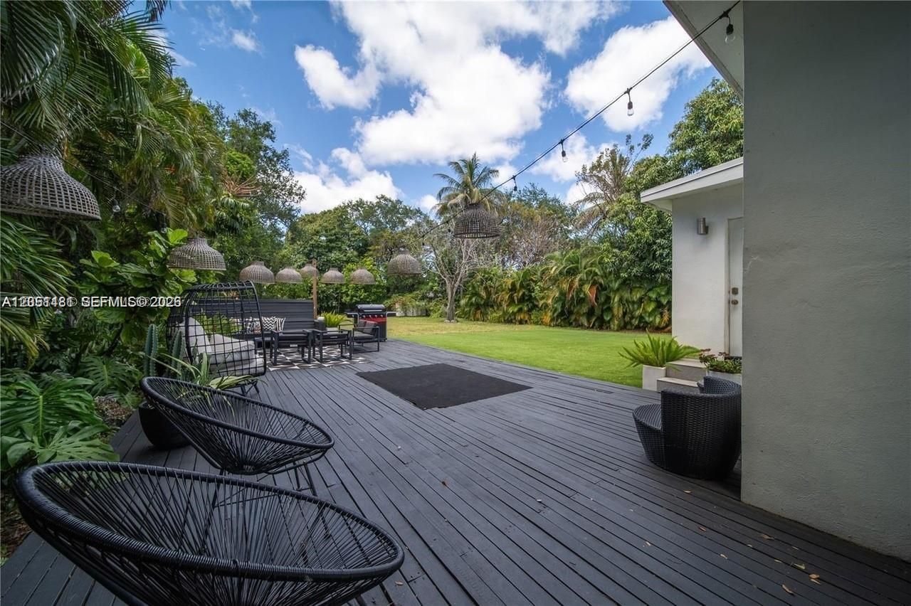 555 NE 127th St , North Miami, FL 33161 Photo
