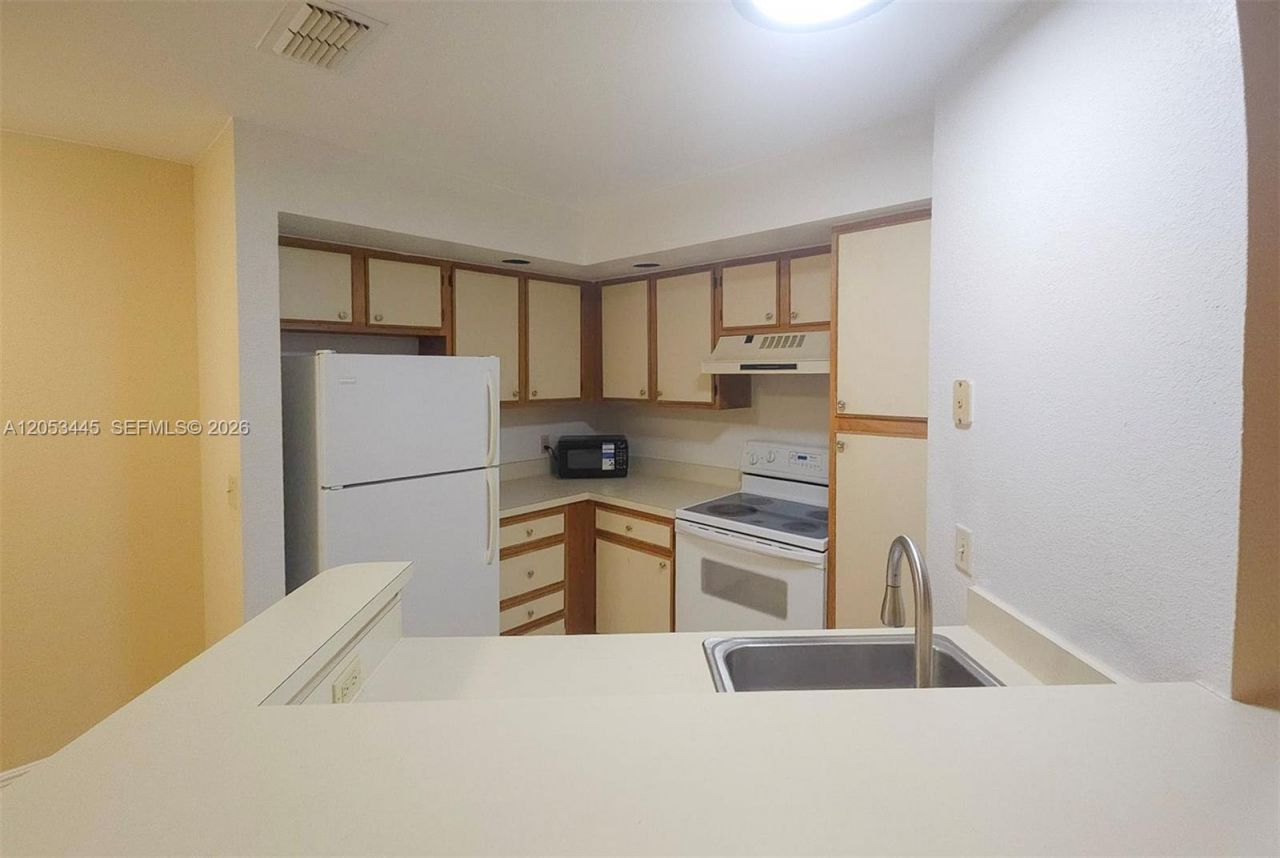 3310 N Pinewalk Dr N, Unit 1825, Margate, FL 33063 Photo