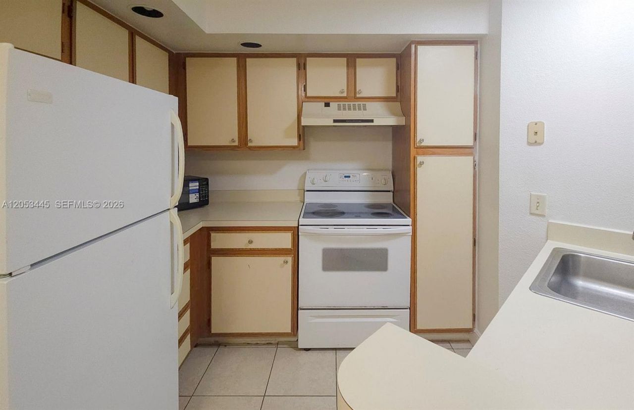 3310 N Pinewalk Dr N, Unit 1825, Margate, FL 33063 Photo