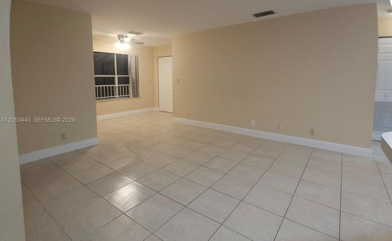 3310 N Pinewalk Dr N, Unit 1825, Margate, FL 33063 Photo
