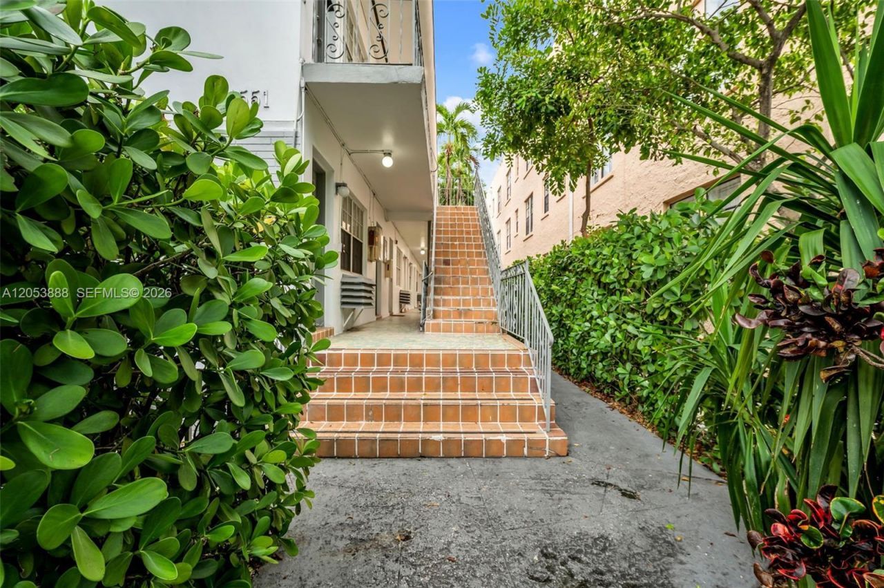 1551 Michigan Ave , Unit 12, Miami Beach, FL 33139 Photo