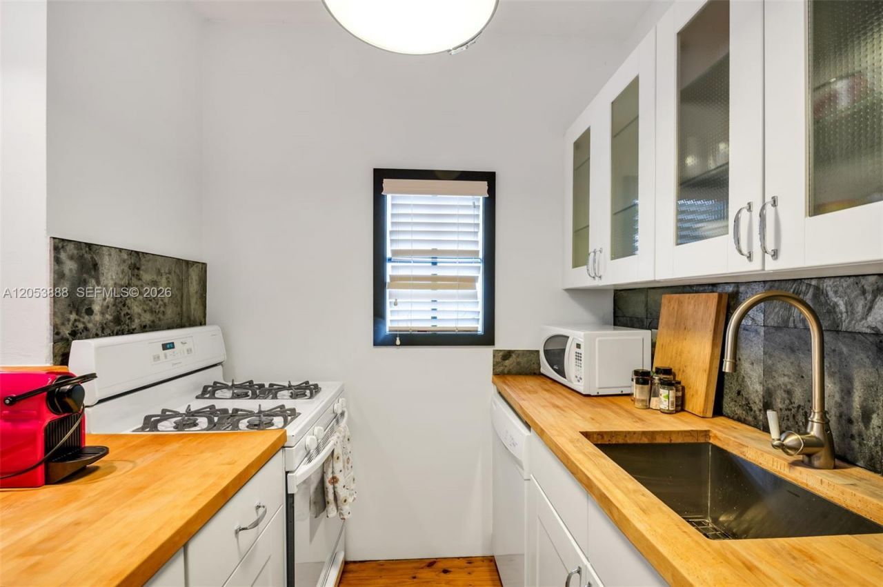 1551 Michigan Ave , Unit 12, Miami Beach, FL 33139 Photo