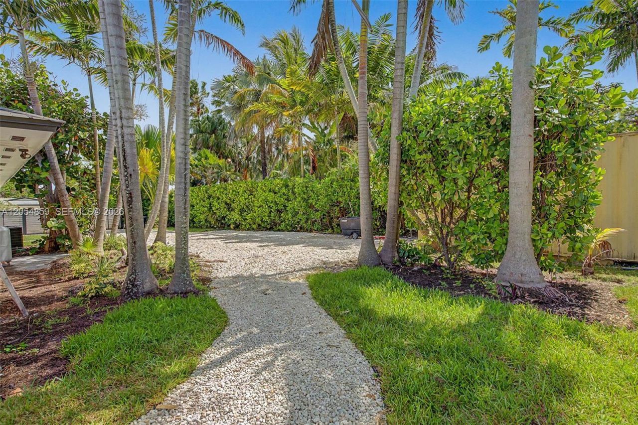 8600 SW 162nd Street, Palmetto Bay, FL 33157 Photo