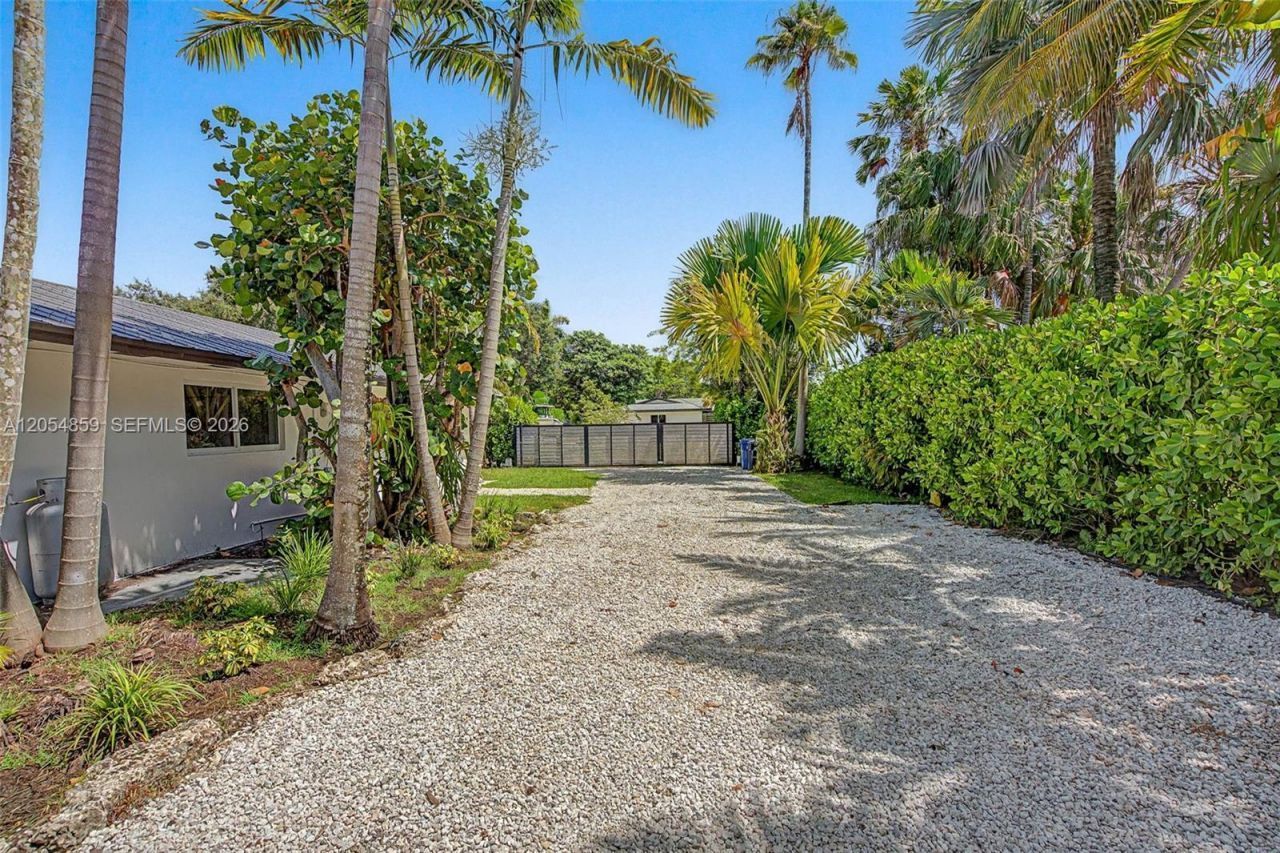 8600 SW 162nd Street, Palmetto Bay, FL 33157 Photo