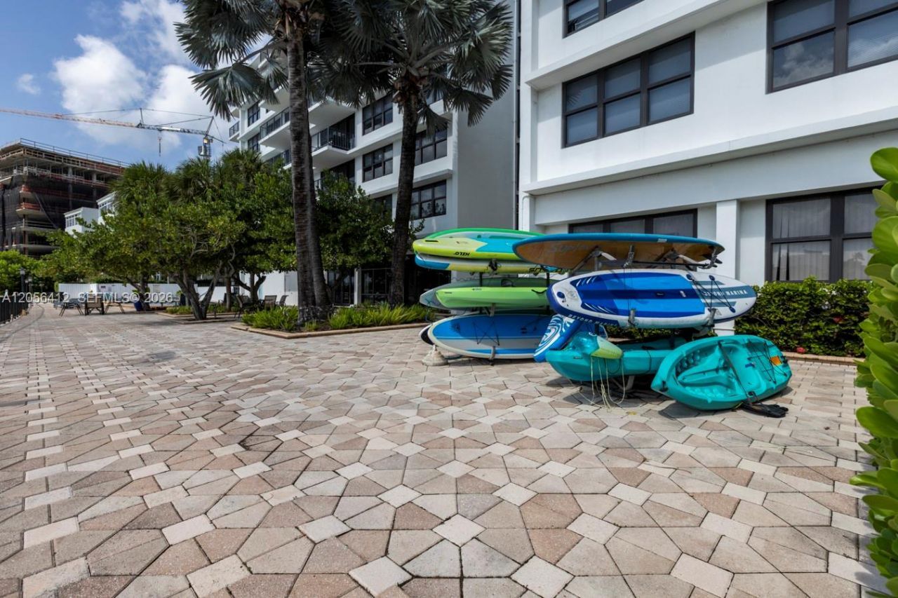 10101 E Bay Harbor Dr, Unit 504, Bay Harbor Islands, FL 33154 Photo