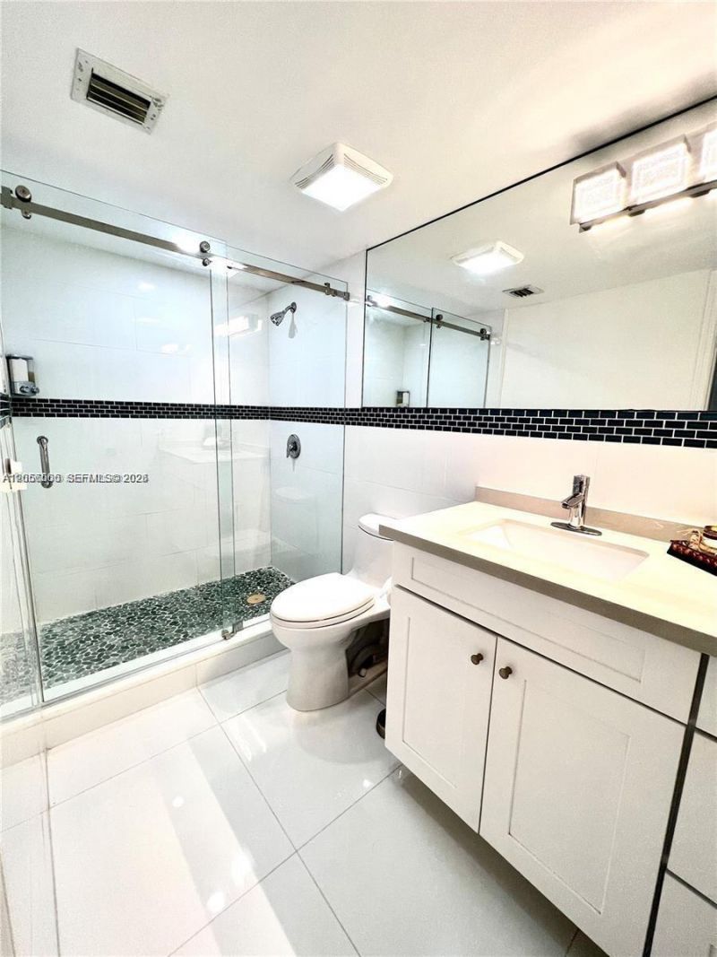 200 Golden Isles Dr , Unit 206, Hallandale Beach, FL 33009 Photo
