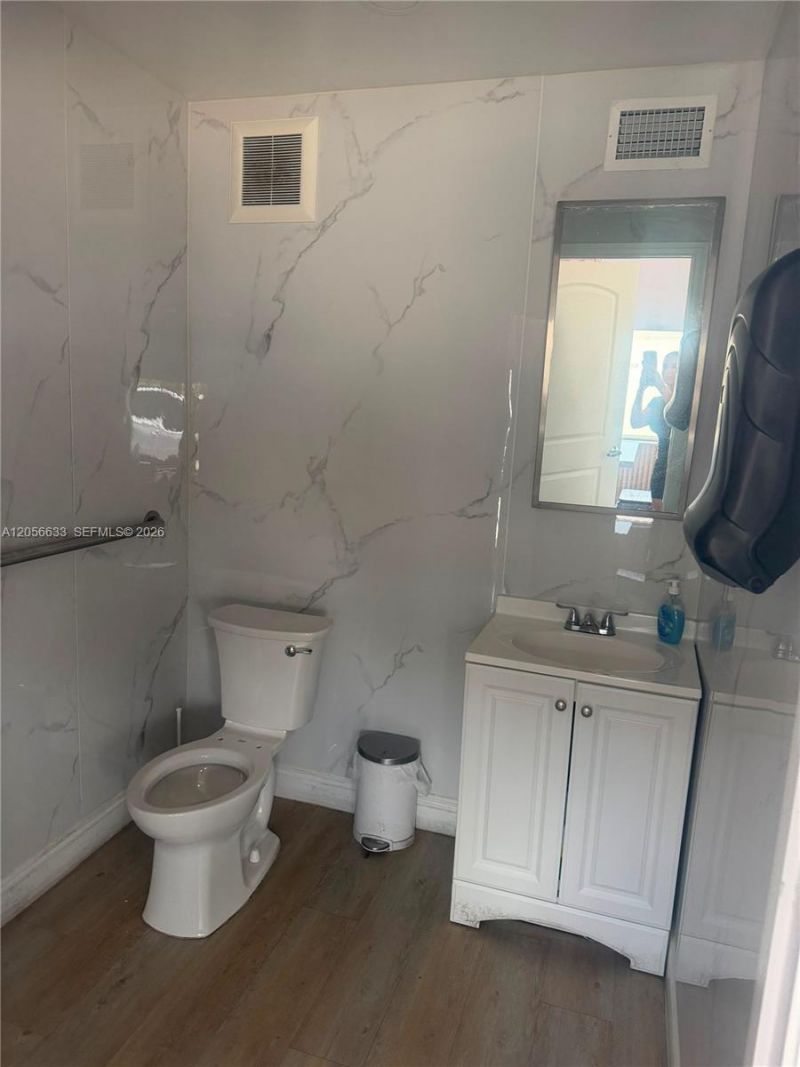 6727 W 4 Ave , Hialeah, FL 33012 Photo