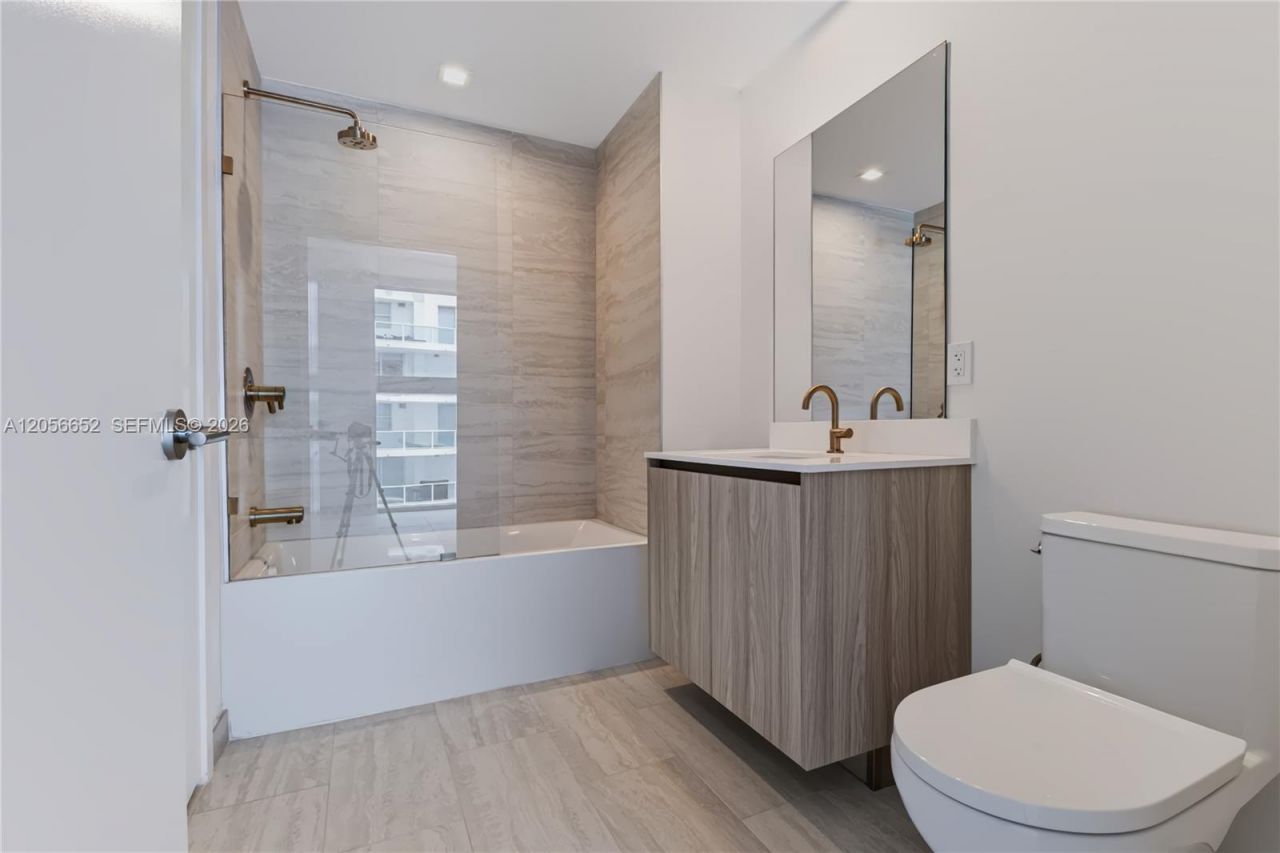 77 SE 5th St, Unit 4106, Miami, FL 33131 Photo