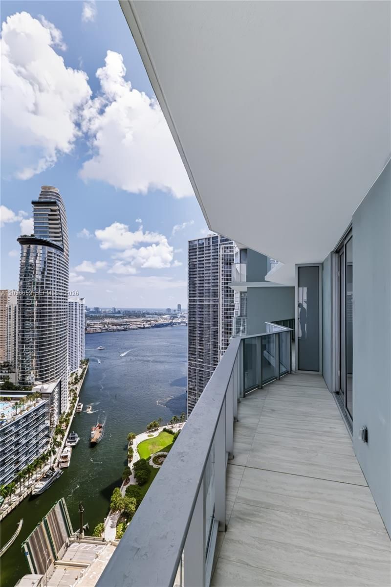 77 SE 5th St, Unit 4106, Miami, FL 33131 Photo