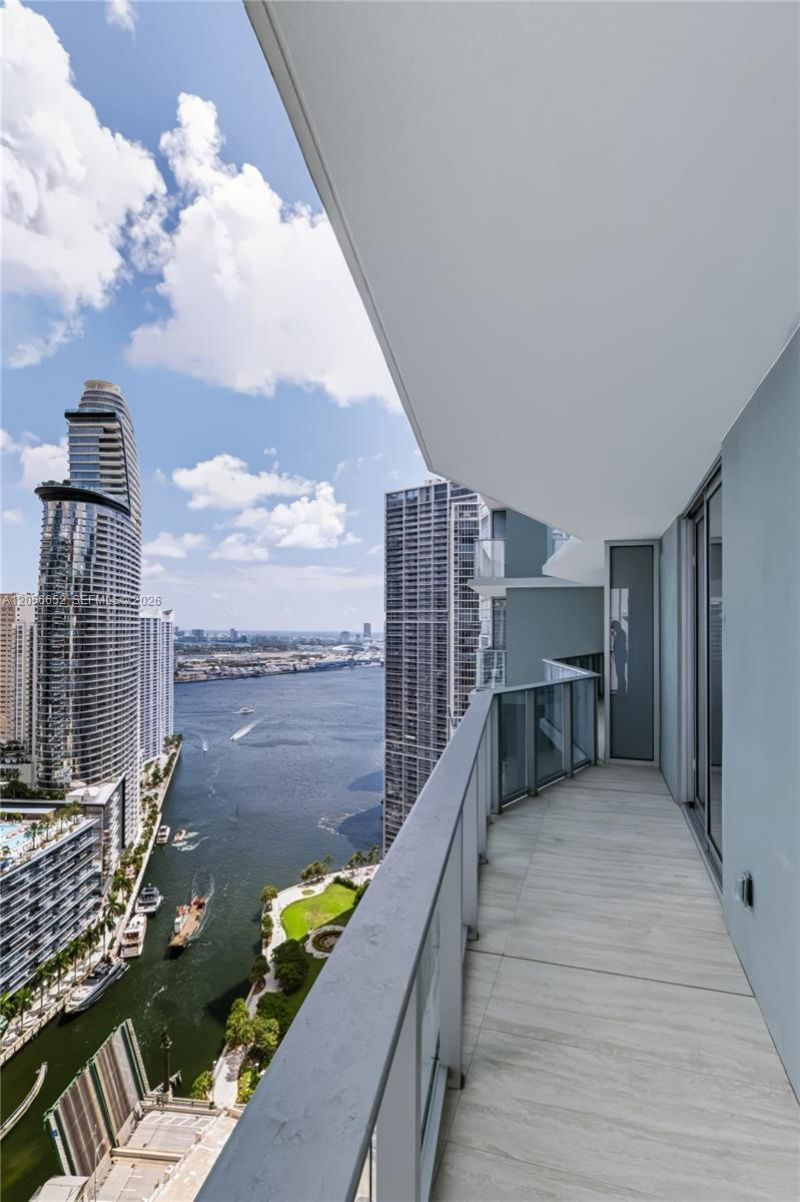 77 SE 5th St, Unit 4106, Miami, FL 33131 Photo