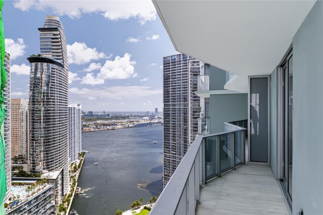 77 SE 5th St, Unit 4106, Miami, FL 33131 Photo
